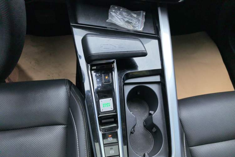 Used MG ONE 2022 β-Comfortable Living Series 1.5T Fully Satisfying Version 1128 Gear Lever