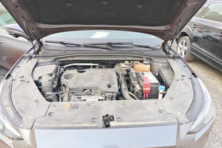 Used MG ONE 2023 1.5T Entry Version Engine Bay