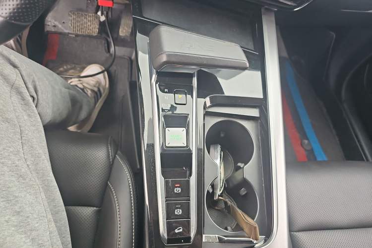 Used MG ONE 2023 1.5T Entry Version Gear Lever