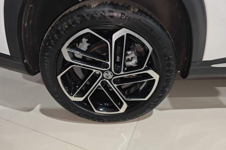 Used MG ONE 2023 1.5T Elegant Edition Right Rear Wheel Hub
