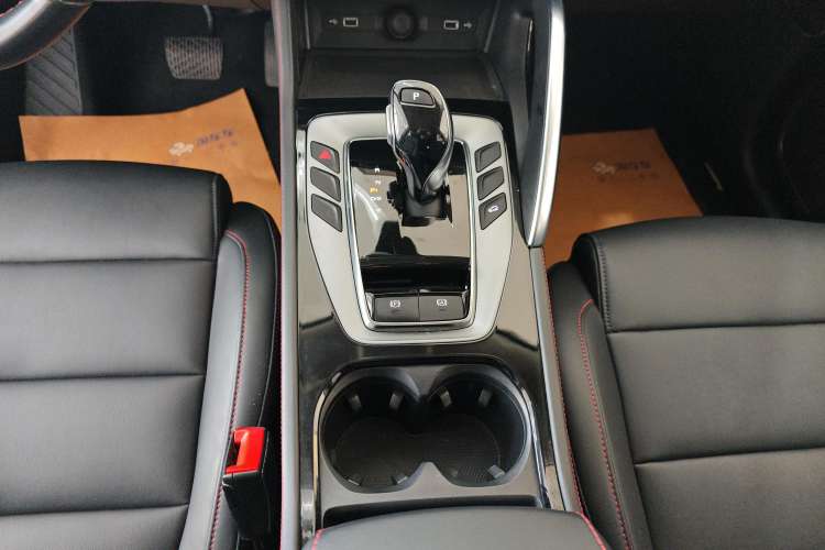 Used MG Pilot 2021 300TGI Automatic Two-Wheel Drive Fuel-Efficient Luxury Edition Gear Lever