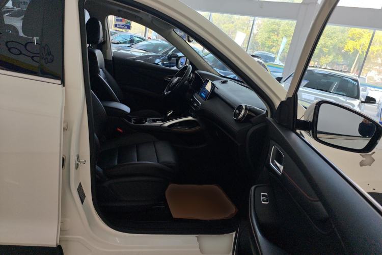 Used MG Pilot 2021 300TGI Automatic Two-Wheel Drive Fuel-Efficient Luxury Edition Right Front Seat