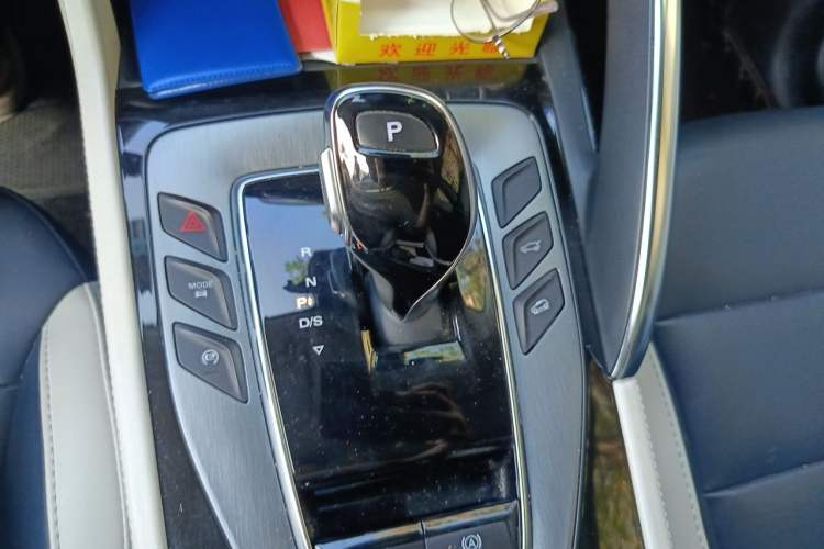 Used MG Pilot 2021 400TGI Automatic Two-Wheel Drive Trophy Flagship Edition Gear Lever