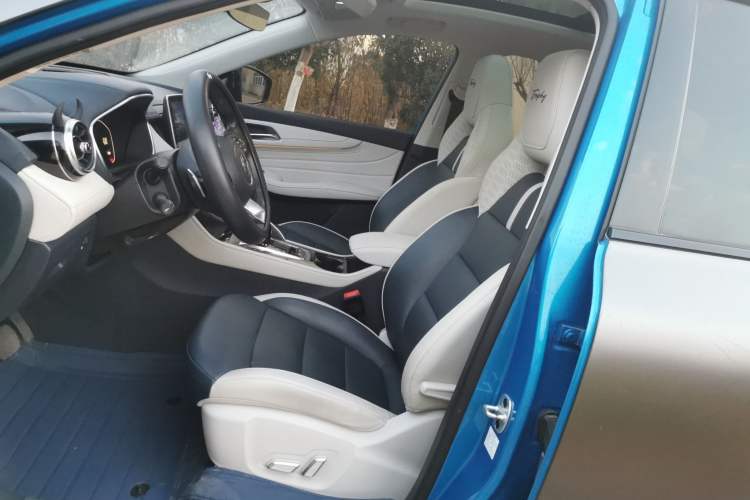 Used MG Pilot 2021 300TGI Automatic Two-Wheel Drive Trophy Prestige Edition Left Front Seat
