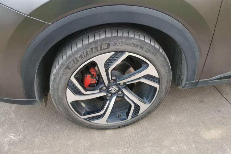 Used MG Pilot 2021 300TGI Automatic Two-Wheel Drive Trophy Prestige Edition Left Front Wheel Hub