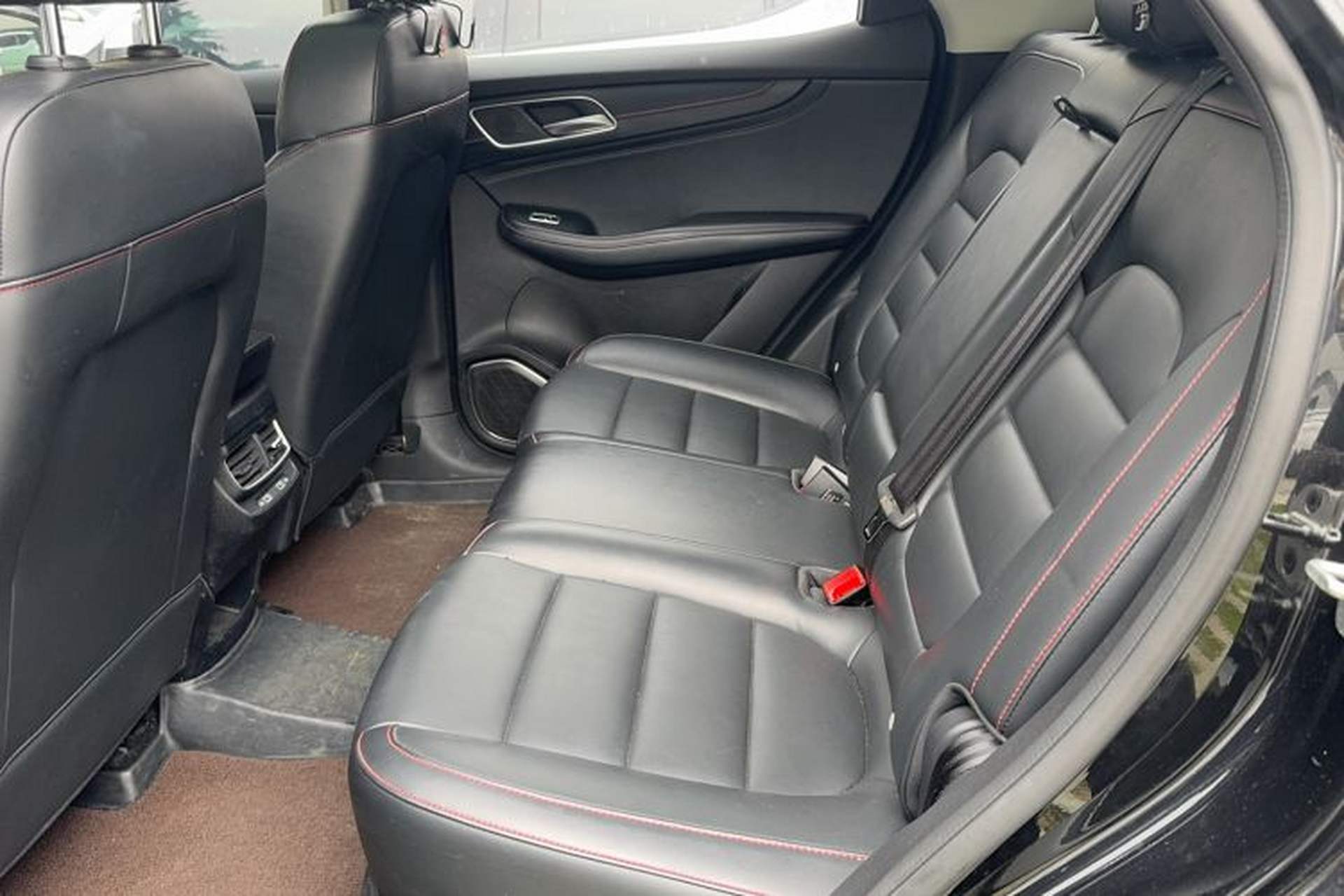 Used MG Pilot 2021 300TGI Automatic Two-Wheel Drive Fuel-Efficient Luxury Edition Left Rear Seat