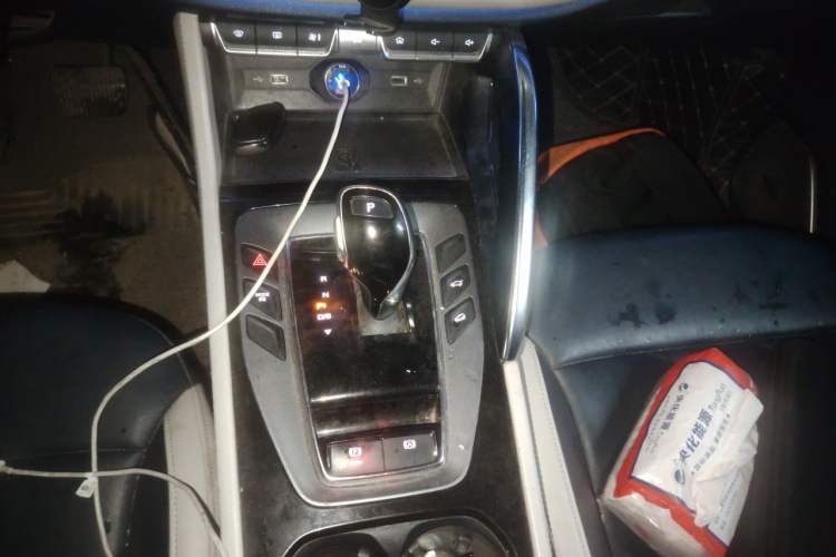 Used MG Pilot 2021 300TGI Automatic Two-Wheel Drive Trophy Prestige Edition Gear Lever