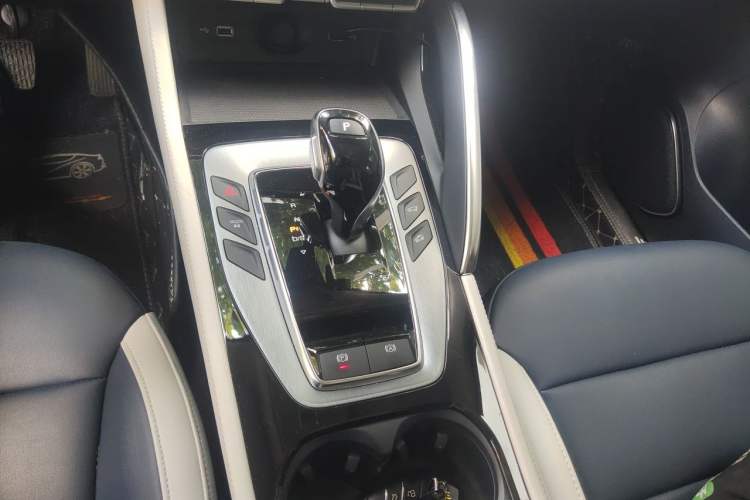 Used MG Pilot 2021 300TGI Automatic Two-Wheel Drive Trophy Deluxe Edition Gear Lever
