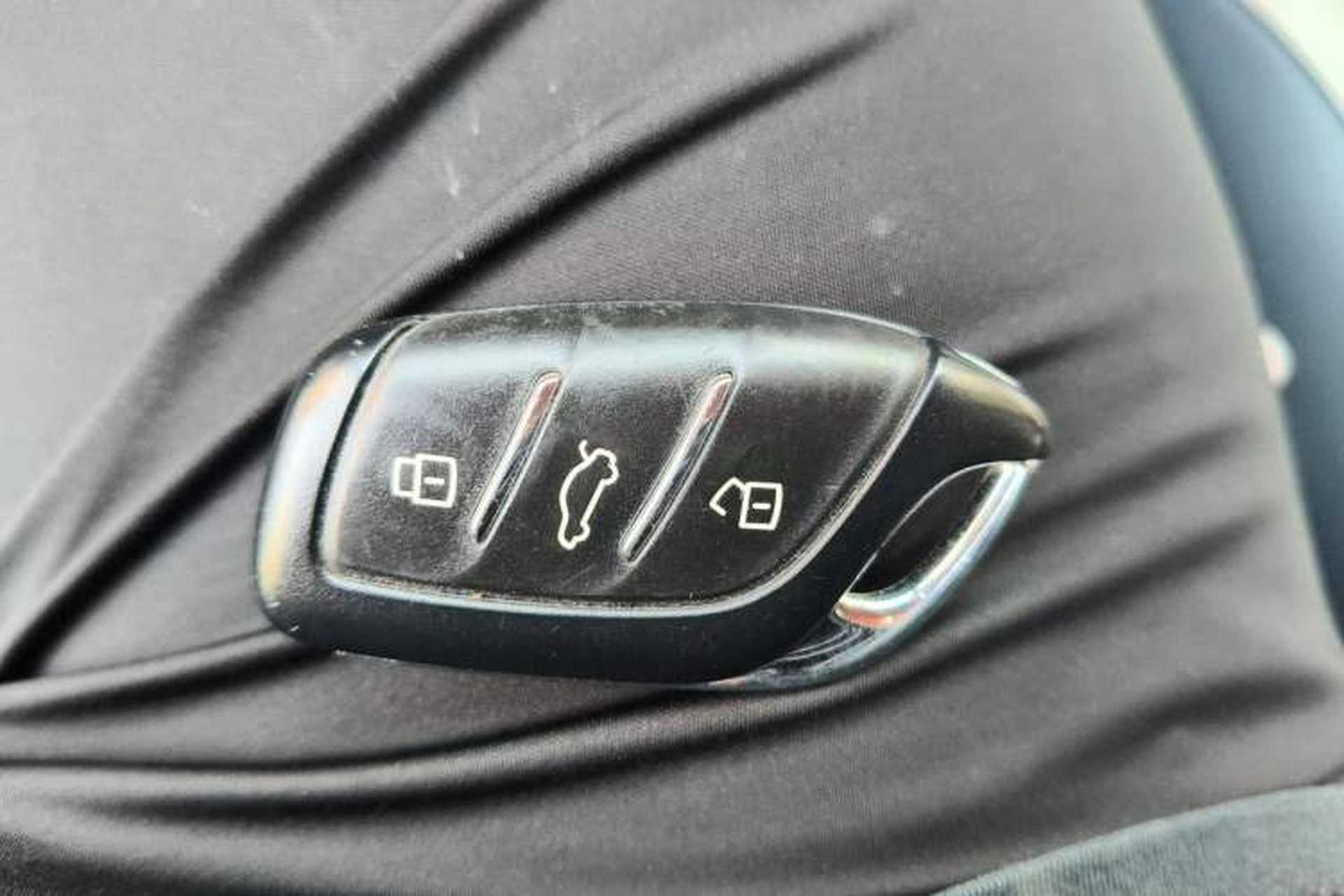 Used MG Pilot 2021 300TGI Automatic Two-Wheel Drive Trophy Deluxe Edition Vehicle Key
