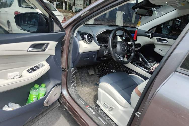 Used MG Pilot 2021 300TGI Automatic Two-Wheel Drive Trophy Prestige Edition Driver Seat