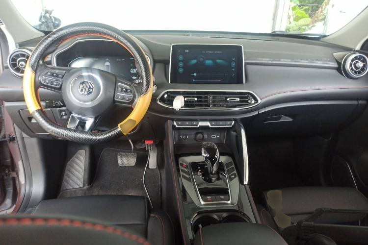 Used MG Pilot 2021 300TGI Automatic Two-Wheel Drive Fuel-Efficient Luxury Edition Interior 2