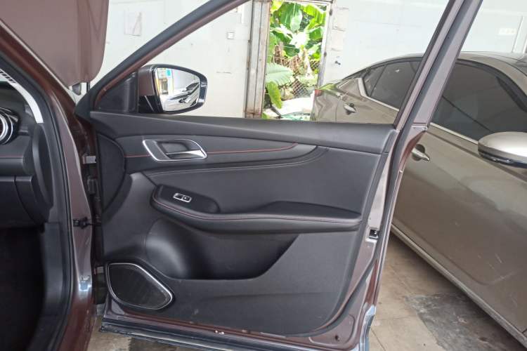 Used MG Pilot 2021 300TGI Automatic Two-Wheel Drive Fuel-Efficient Luxury Edition Interior 5