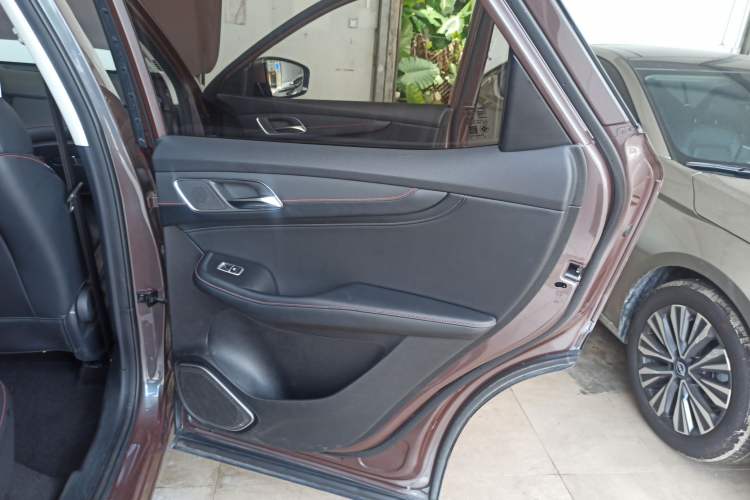 Used MG Pilot 2021 300TGI Automatic Two-Wheel Drive Fuel-Efficient Luxury Edition Interior 6