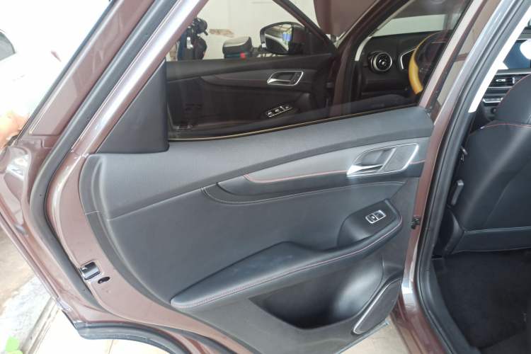 Used MG Pilot 2021 300TGI Automatic Two-Wheel Drive Fuel-Efficient Luxury Edition Interior 8