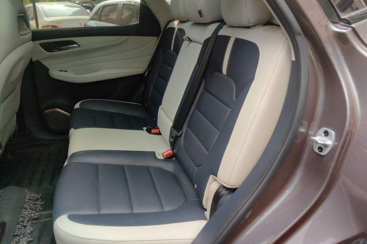 Used MG Pilot 2021 400TGI Automatic Two-Wheel Drive Trophy Flagship Edition Left Rear Seat