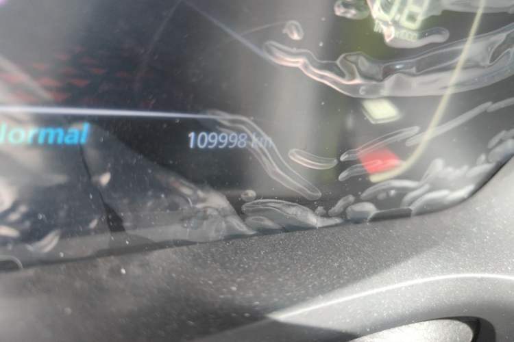 Used MG Pilot 2021 300TGI Automatic Two-Wheel Drive Trophy Prestige Edition Odometer Close Up