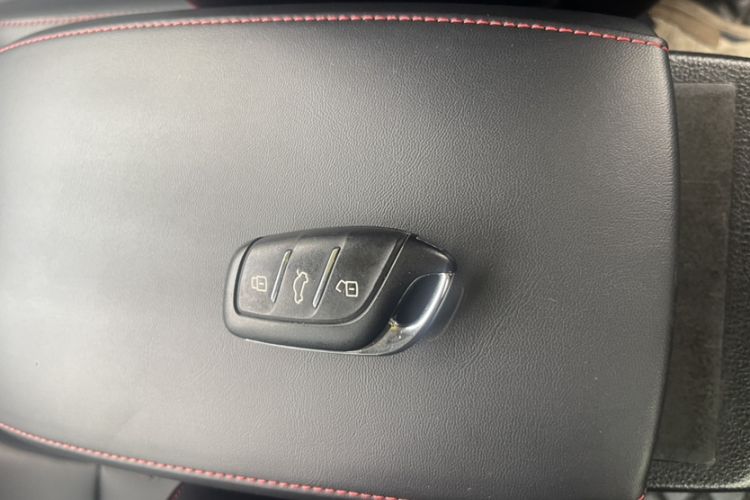 Used MG Pilot 2021 300TGI Automatic Two-Wheel Drive Trophy Deluxe Edition Interior 1