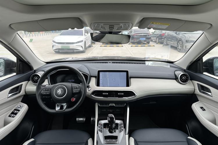 Used MG Pilot 2021 300TGI Automatic Two-Wheel Drive Trophy Deluxe Edition Interior 1