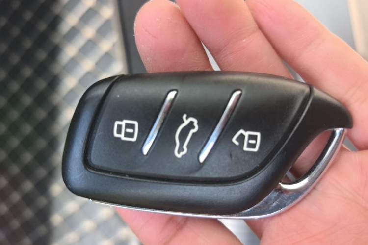 Used MG Pilot 2021 300TGI Automatic Two-Wheel Drive Fuel-Efficient Luxury Edition Interior 1