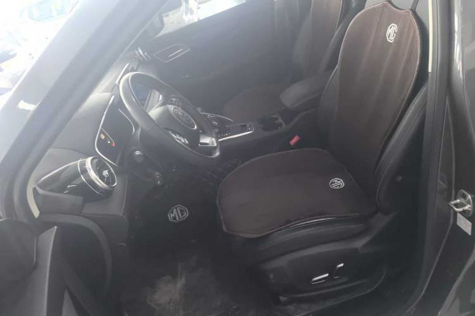 Used MG Pilot 2021 300TGI Automatic Two-Wheel Drive Fuel-Efficient Luxury Edition Left Front Seat
