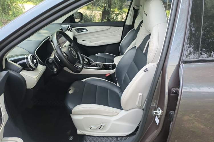 Used MG Pilot 2021 300TGI Automatic Two-Wheel Drive Trophy Deluxe Edition Left Front Seat