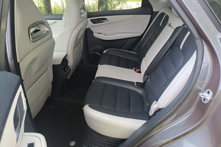 Used MG Pilot 2021 300TGI Automatic Two-Wheel Drive Trophy Deluxe Edition Left Rear Seat