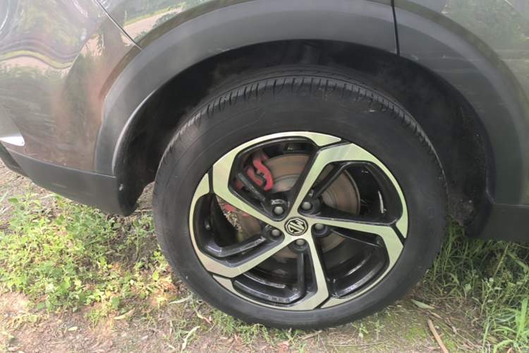 Used MG Pilot 2021 300TGI Automatic Two-Wheel Drive Trophy Deluxe Edition Right Rear Wheel Hub