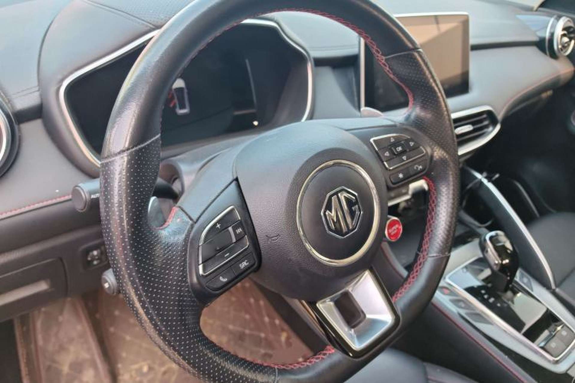 Used MG Pilot 2021 300TGI Automatic Two-Wheel Drive Trophy Deluxe Edition Steering Wheel