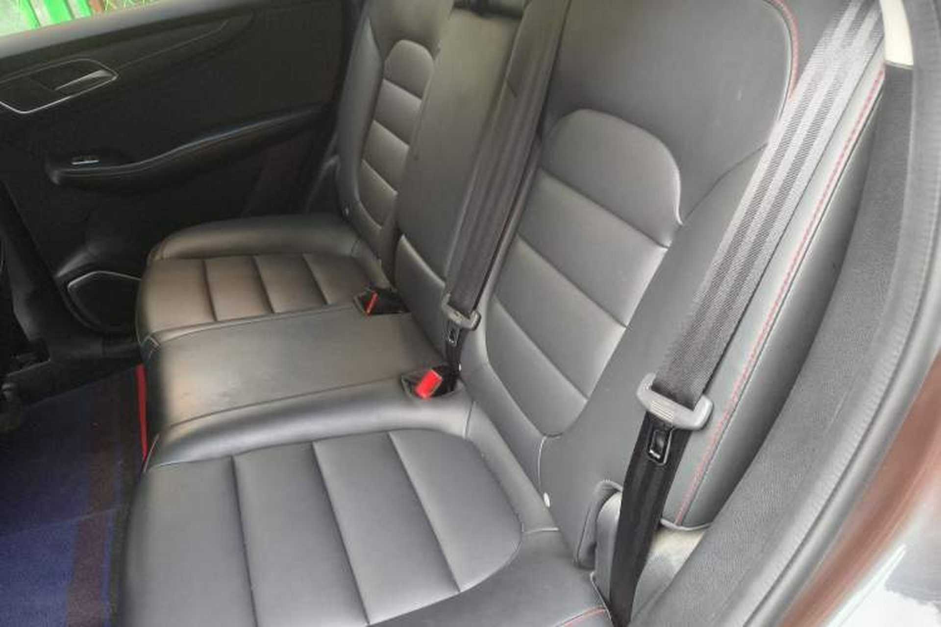 Used MG Pilot 2021 300TGI Automatic Two-Wheel Drive Fuel-Efficient Luxury Edition Left Rear Seat