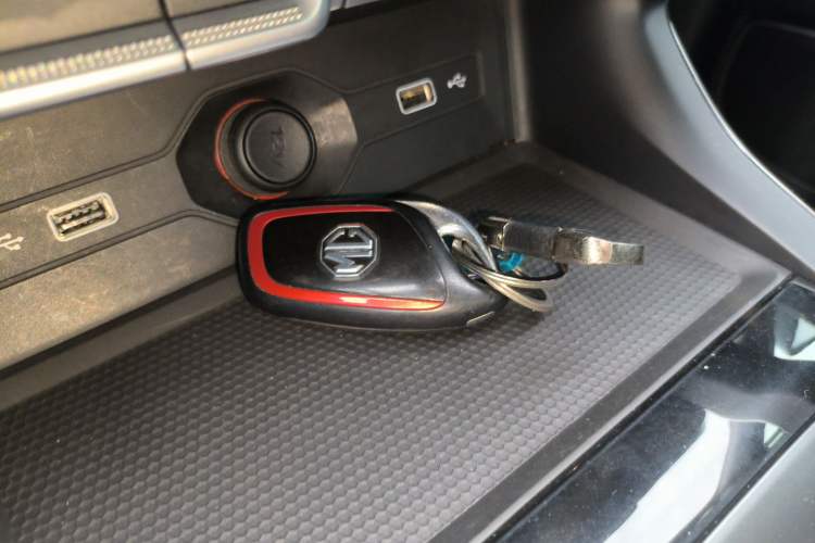 Used MG Pilot 2021 300TGI Automatic Two-Wheel Drive Fuel-Efficient Luxury Edition Interior 1