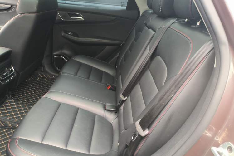 Used MG Pilot 2021 300TGI Automatic Two-Wheel Drive Fuel-Efficient Luxury Edition Interior 4