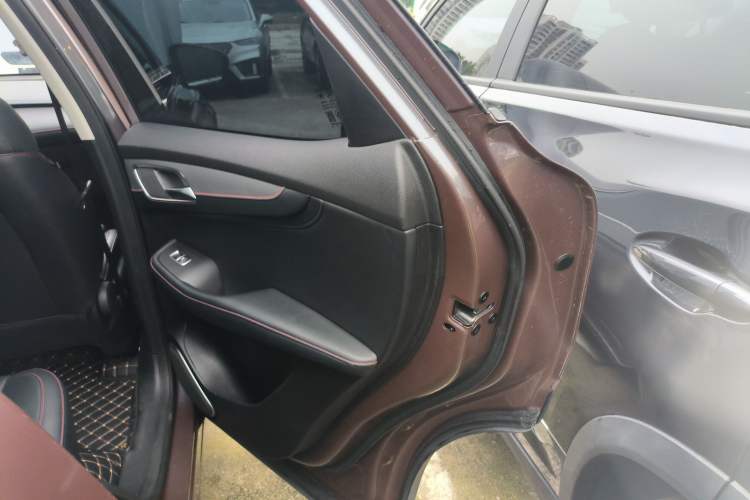 Used MG Pilot 2021 300TGI Automatic Two-Wheel Drive Fuel-Efficient Luxury Edition Interior 6