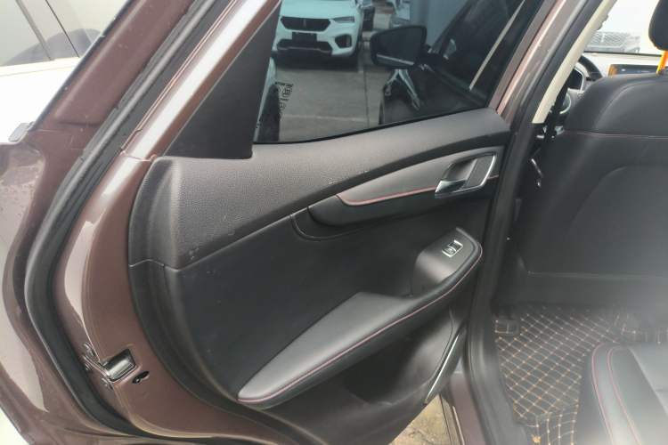 Used MG Pilot 2021 300TGI Automatic Two-Wheel Drive Fuel-Efficient Luxury Edition Interior 8