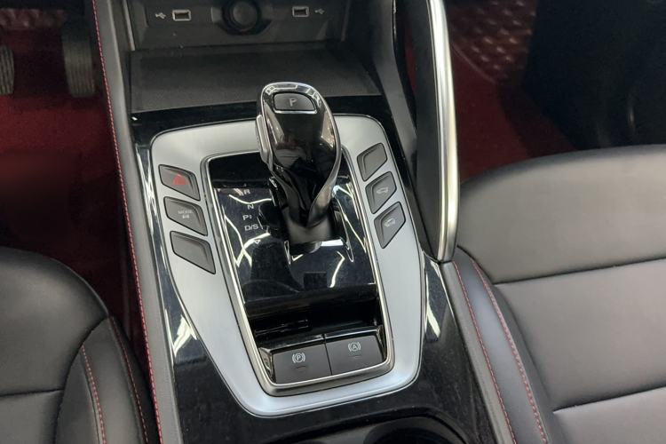 Used MG Pilot 2021 300TGI Automatic Two-Wheel Drive Trophy Deluxe Edition Gear Lever