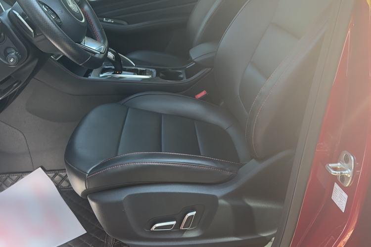 Used MG Pilot 2021 300TGI Automatic Two-Wheel Drive Trophy Deluxe Edition Interior 9