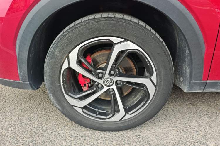 Used MG Pilot 2021 300TGI Automatic Two-Wheel Drive Trophy Deluxe Edition Left Front Wheel Hub