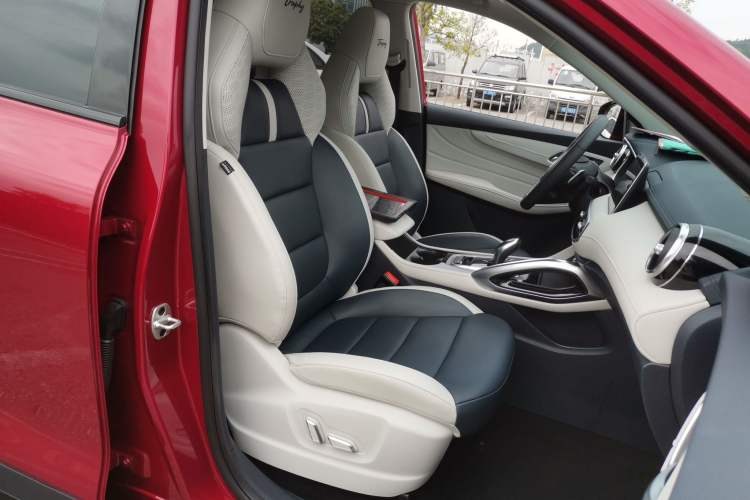 Used MG Pilot 2021 400TGI Automatic Two-Wheel Drive Trophy Flagship Edition Right Front Seat