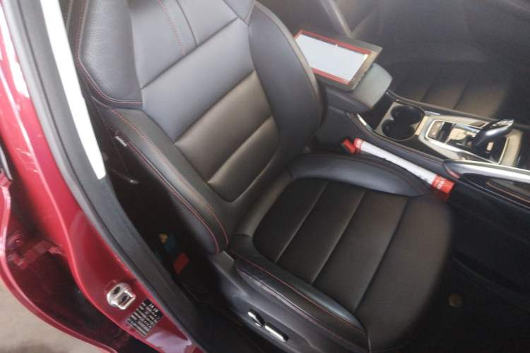 Used MG Pilot 2021 300TGI Automatic Two-Wheel Drive Trophy Deluxe Edition Right Front Seat