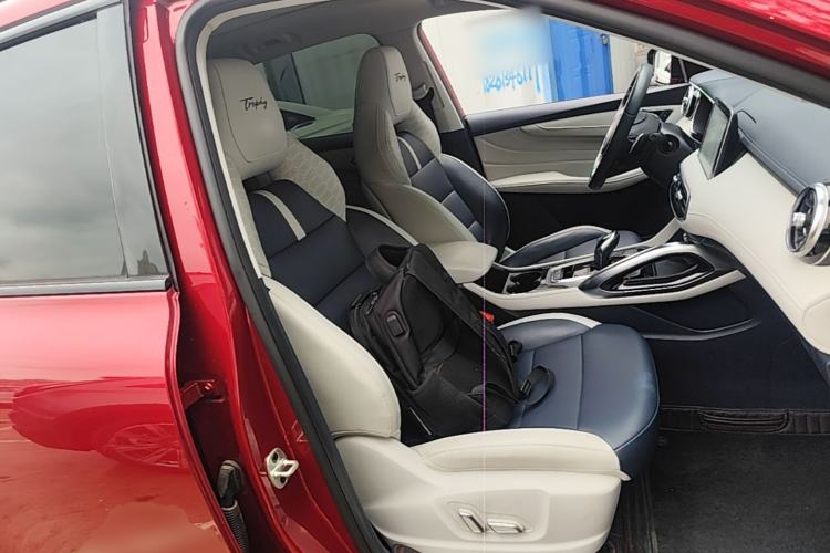 Used MG Pilot 2021 300TGI Automatic Two-Wheel Drive Trophy Prestige Edition Right Front Seat