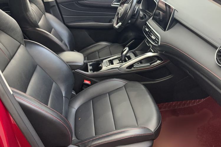 Used MG Pilot 2021 300TGI Automatic Two-Wheel Drive Trophy Deluxe Edition Right Front Seat