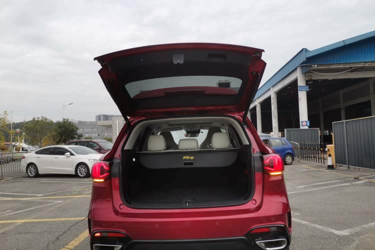 Used MG Pilot 2021 400TGI Automatic Two-Wheel Drive Trophy Flagship Edition Trunk