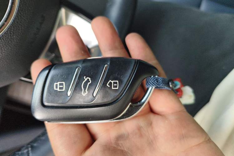 Used MG Pilot 2021 300TGI Automatic Two-Wheel Drive Trophy Prestige Edition Vehicle Key