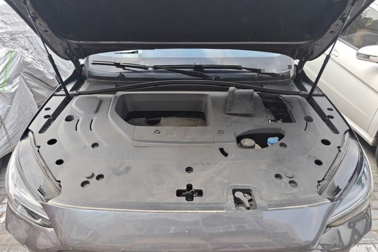 Used MG Pilot 2021 300TGI Automatic Two-Wheel Drive Trophy Deluxe Edition Engine Bay