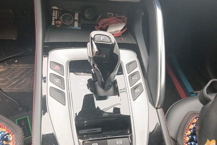 Used MG Pilot 2021 300TGI Automatic Two-Wheel Drive Trophy Deluxe Edition Gear Lever
