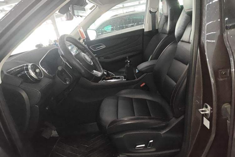 Used MG Pilot 2021 300TGI Automatic Two-Wheel Drive Trophy Deluxe Edition Left Front Seat