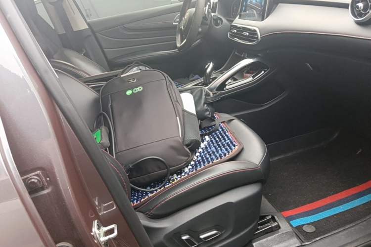 Used MG Pilot 2021 300TGI Automatic Two-Wheel Drive Trophy Deluxe Edition Right Front Seat