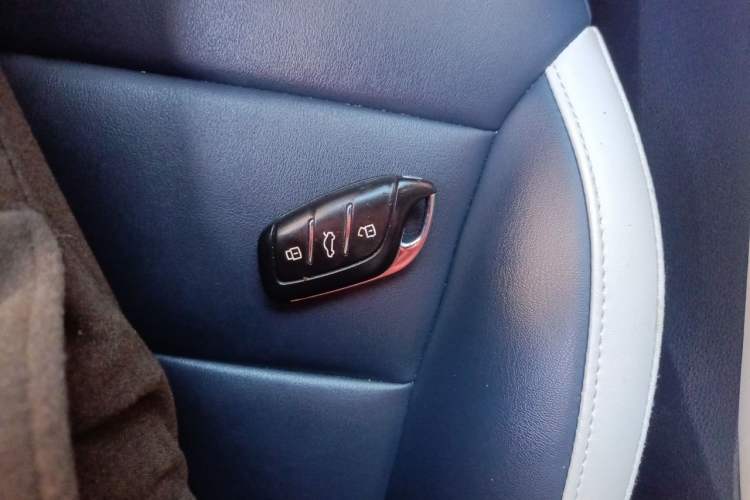 Used MG Pilot 2021 300TGI Automatic Two-Wheel Drive Trophy Prestige Edition Vehicle Key