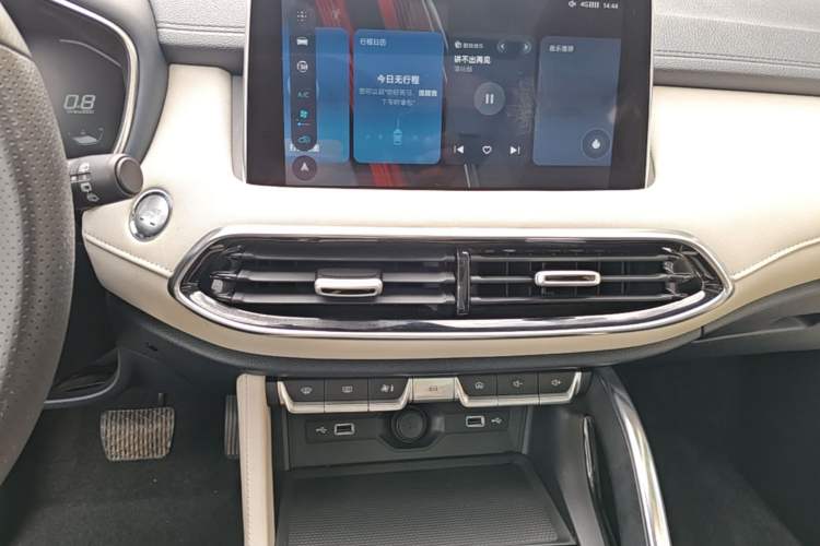 Used MG Pilot 2021 300TGI Automatic Two-Wheel Drive Trophy Deluxe Edition Audio And AC Panel