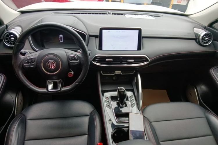 Used MG Pilot 2021 300TGI Automatic Two-Wheel Drive Trophy Prestige Edition Center Console