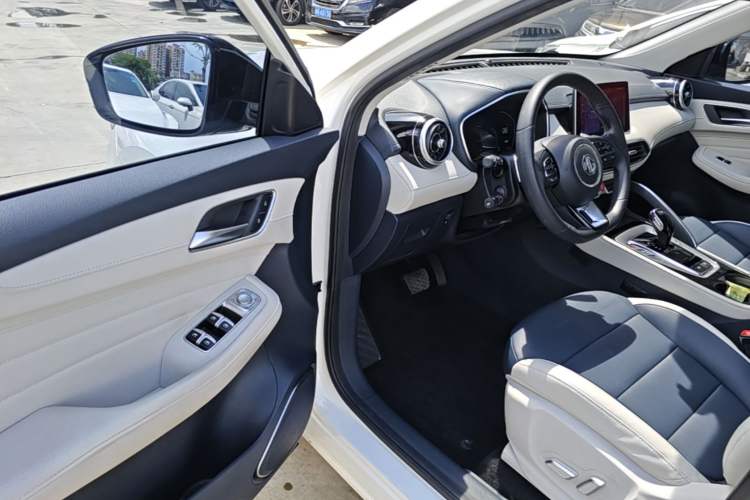 Used MG Pilot 2021 300TGI Automatic Two-Wheel Drive Trophy Deluxe Edition Driver Seat
